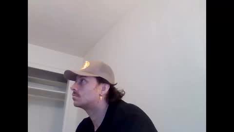 Snapshot of cloudyydayzz chatting on February 22, 2026, 10:08 pm tallhungandcloudy online show from February 22, 2026, 10:08 pm