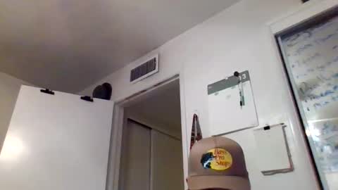 Snapshot of cloudyydayzz chatting on March 10, 2026, 4:28 am tallhungandcloudy online show from March 10, 2026, 4:28 am