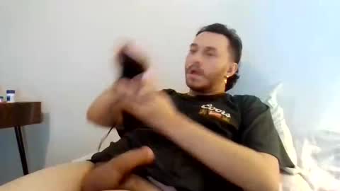 Snapshot of cloudyydayzz chatting on March 19, 2026, 2:43 pm tallhungandcloudy online show from March 19, 2026, 2:43 pm