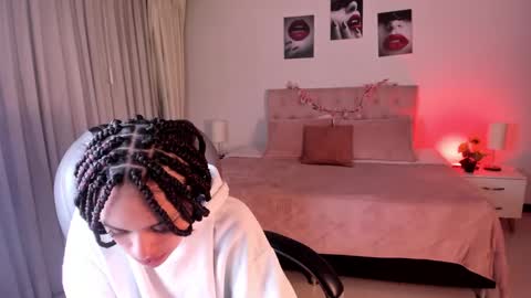 Snapshot of clown_face chatting on January 23, 2025, 8:36 am emely dolce online show from January 23, 2025, 8:36 am