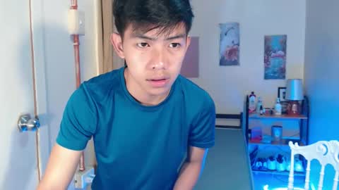 clyde_twinkx online show from April 18, 2026, 2:48 am