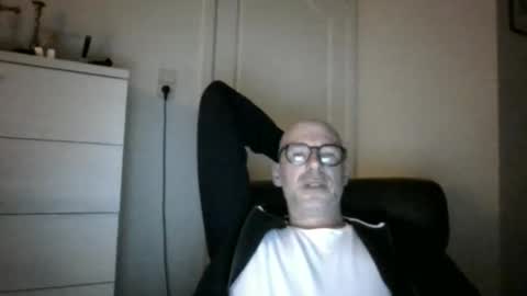 Snapshot of cobra009 chatting on November 3, 2025, 8:43 pm cobra online show from November 3, 2025, 8:43 pm