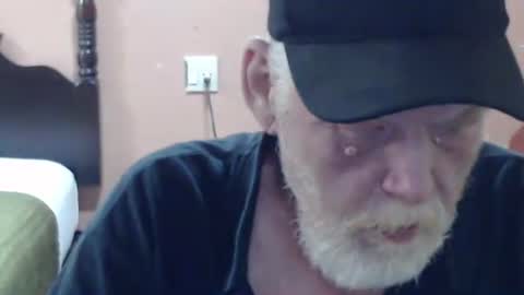 cockreadynow4u online show from April 14, 2026, 8:04 pm