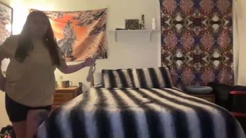 cocokisses333 online show from April 19, 2026, 3:06 am