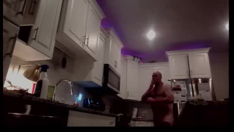 coconut13 online show from October 31, 2025, 8:32 pm