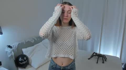 Snapshot of colbymcroberts chatting on October 31, 2025, 1:17 am Carry online show from October 31, 2025, 1:17 am