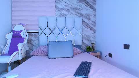 Snapshot of colett_hall chatting on June 26, 2026, 12:53 pm colett online show from June 26, 2026, 12:53 pm