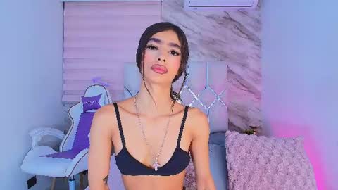 Snapshot of colett_hall chatting on June 30, 2026, 12:06 pm colett online show from June 30, 2026, 12:06 pm