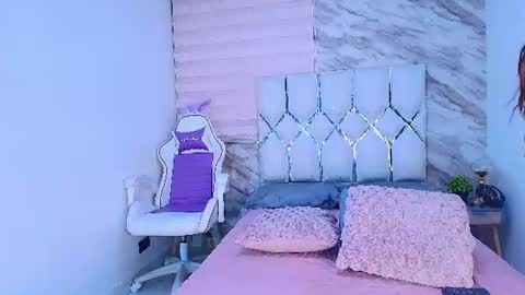 Snapshot of colett_hall chatting on July 2, 2026, 12:00 pm colett online show from July 2, 2026, 12:00 pm