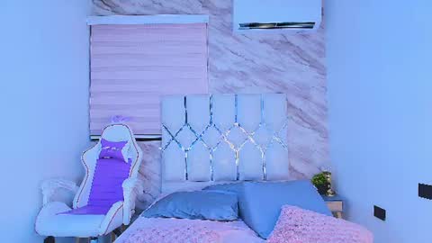 Snapshot of colett_hall chatting on July 14, 2026, 11:49 am colett online show from July 14, 2026, 11:49 am
