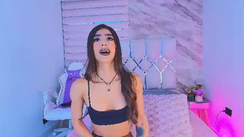 Snapshot of colett_hall chatting on July 25, 2026, 11:52 am colett online show from July 25, 2026, 11:52 am