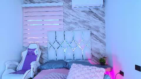 Snapshot of colett_hall chatting on August 2, 2026, 12:03 pm colett online show from August 2, 2026, 12:03 pm