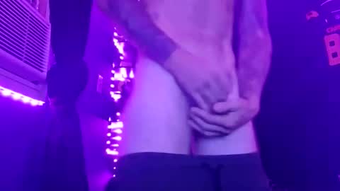 colevan2390 online show from November 14, 2025, 4:49 pm