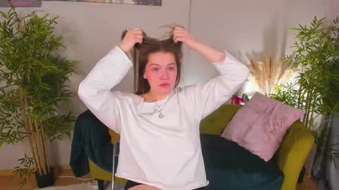 Collen Mon Tue Wed Thu Fri GMT 3 0300am - 0900am  online show from November 19, 2025, 5:02 pm