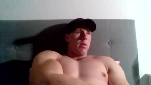 Snapshot of college_muscle chatting on January 2, 2025, 11:52 am foreverxshredded online show from January 2, 2025, 11:52 am