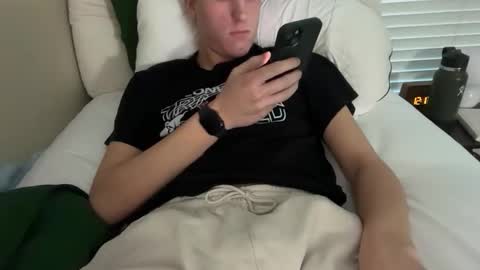 collegetwinky6769 online show from January 31, 2026, 11:14 pm