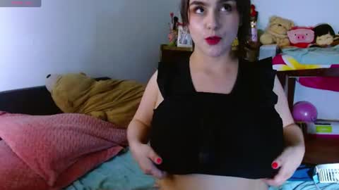 Snapshot of collette_beaufoy chatting on July 10, 2026, 12:48 am Collette online show from July 10, 2026, 12:48 am