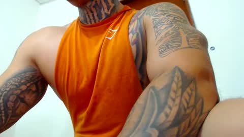 Snapshot of colombian_monster_cock chatting on December 18, 2024, 5:10 pm camilo online show from December 18, 2024, 5:10 pm