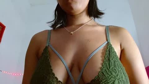 Snapshot of colombianmiilf_ chatting on January 8, 2025, 9:12 pm Nahomi online show from January 8, 2025, 9:12 pm