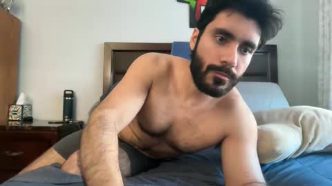 colombianstud94 online show from April 5, 2026, 11:13 pm