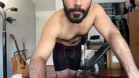 colombianstud94 online show from April 23, 2026, 12:40 pm
