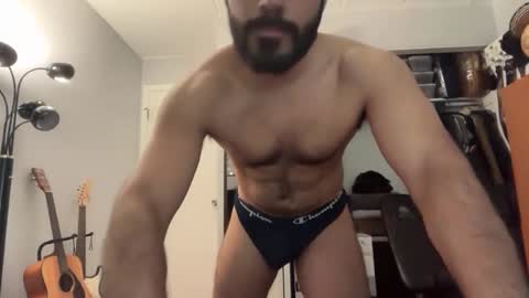 colombianstud94 online show from April 27, 2026, 12:14 pm