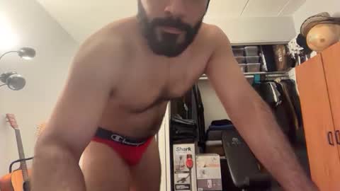 colombianstud94 online show from May 5, 2026, 11:29 am