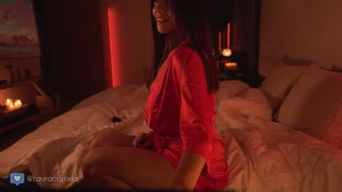 Laura online show from October 22, 2025, 2:01 am