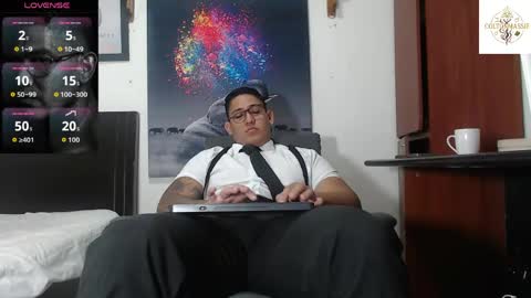 Snapshot of coltonmassif_ chatting on May 30, 2026, 12:46 pm coltonmassif_ online show from May 30, 2026, 12:46 pm