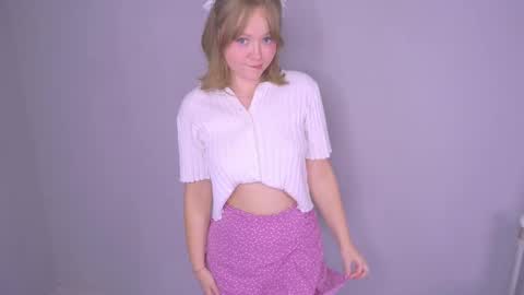 Sophi online show from November 5, 2025, 1:44 pm