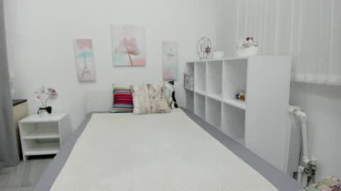 Snapshot of comely_camillla chatting on March 26, 2026, 4:07 am Camilla online show from March 26, 2026, 4:07 am