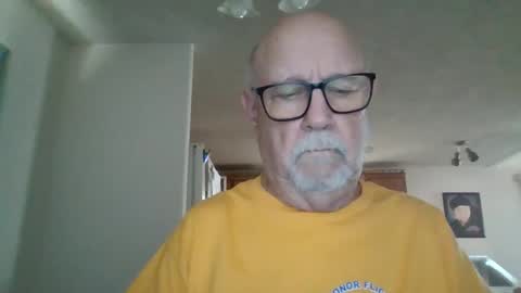 Snapshot of comeonmymouth chatting on January 17, 2025, 9:17 pm comeonmymouth online show from January 17, 2025, 9:17 pm