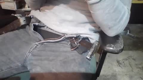 Snapshot of comnfromme1 chatting on December 11, 2024, 12:33 am comnfromme1 online show from December 11, 2024, 12:33 am