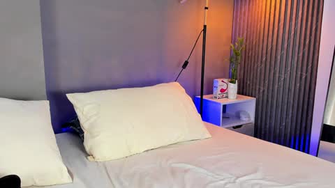 conielaurenth online show from January 11, 2025, 9:36 am