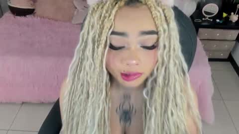 Snapshot of conny_curly chatting on January 18, 2026, 1:15 pm Conny online show from January 18, 2026, 1:15 pm