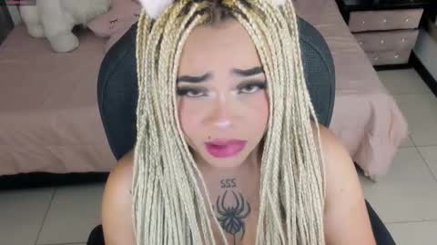 Snapshot of conny_curly chatting on February 26, 2026, 9:03 pm Conny online show from February 26, 2026, 9:03 pm