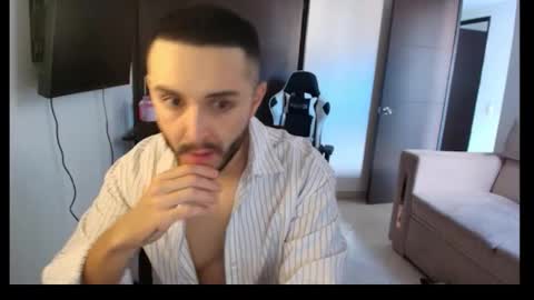 Snapshot of conradgrayson78 chatting on November 9, 2025, 9:13 pm conradgrayson78 leonandresough online show from November 9, 2025, 9:13 pm