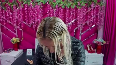 Constans online show from January 7, 2025, 1:24 pm