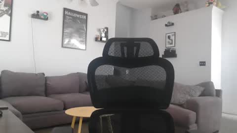 Snapshot of controllercutie chatting on February 2, 2026, 1:21 pm controllercutie online show from February 2, 2026, 1:21 pm