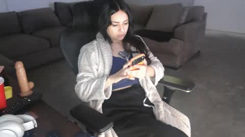 Snapshot of controllercutie chatting on February 16, 2026, 4:19 am controllercutie online show from February 16, 2026, 4:19 am