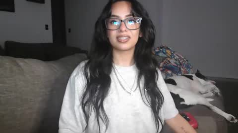 Snapshot of controllercutie chatting on February 22, 2026, 4:35 am controllercutie online show from February 22, 2026, 4:35 am