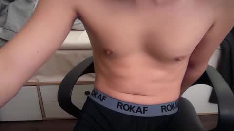 Snapshot of coocoonutboy chatting on February 3, 2026, 3:17 pm coocoonutboy online show from February 3, 2026, 3:17 pm