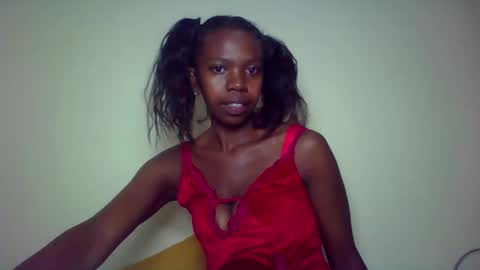 coquine_lara online show from April 21, 2026, 2:51 am