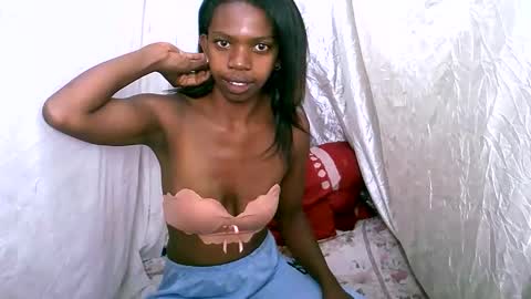 coquine_lara online show from May 24, 2026, 12:59 am