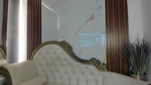 Coralie Bronson online show from September 10, 2025, 8:09 pm