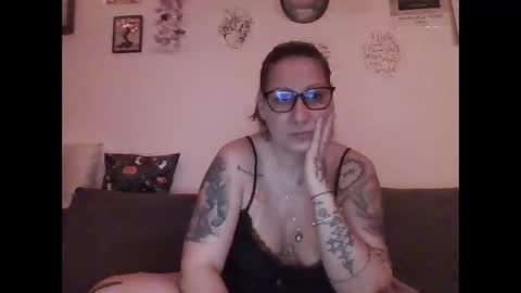 Snapshot of corsetlady123 chatting on December 25, 2024, 5:47 pm corsetlady online show from December 25, 2024, 5:47 pm