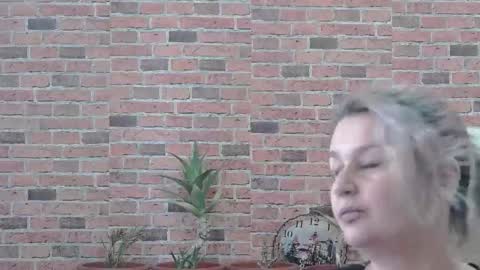 Elisa online show from February 23, 2025, 9:22 am