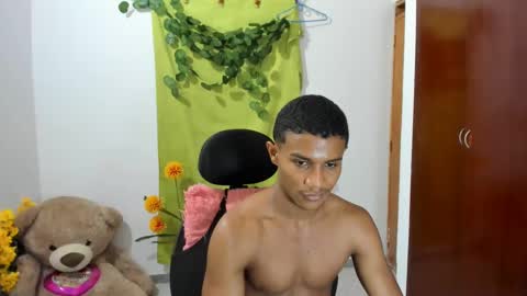 Ethan  online show from February 5, 2025, 3:34 am