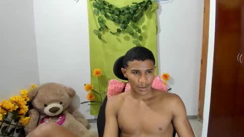 Ethan  online show from February 5, 2025, 11:39 pm