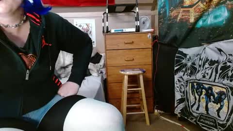 cosmicjones88 online show from April 21, 2026, 11:05 am